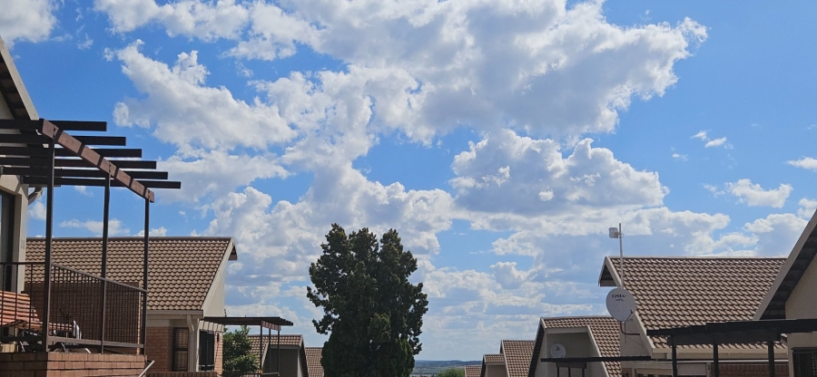 1 Bedroom Property for Sale in Langenhovenpark Free State